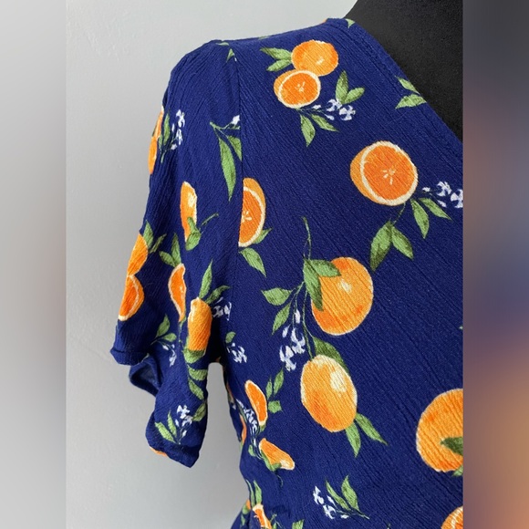 Kaileigh Faux Wrap Citrus Top - Size L - EUC - Picture 5 of 13